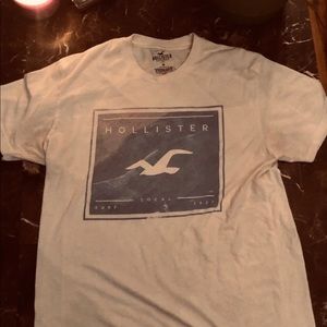 Men’s - Hollister Medium White Graphic T-Shirt